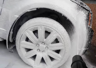 thick snow foam